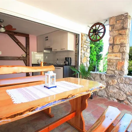 Holiday home Kuca Lovreno *